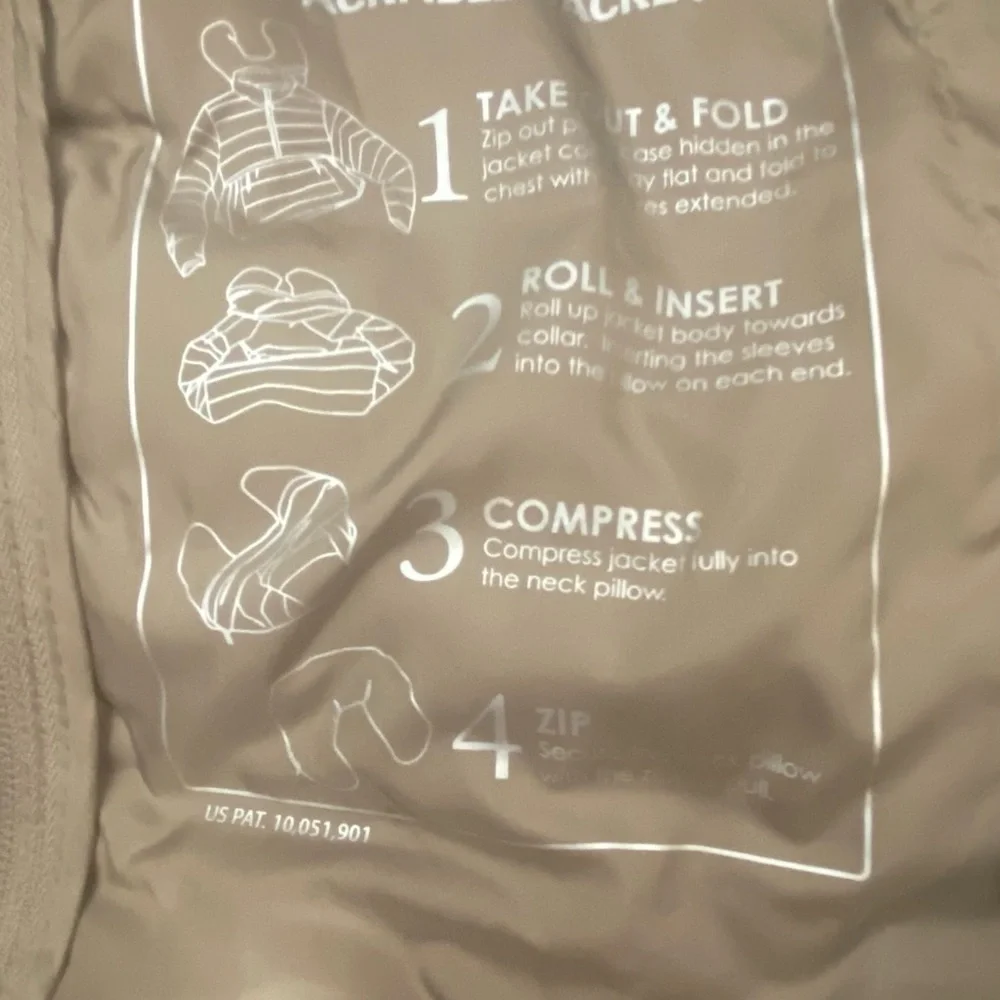 NWOT Hillsdale College Tan Packable Puffer Jacket - Picture 10 of 10